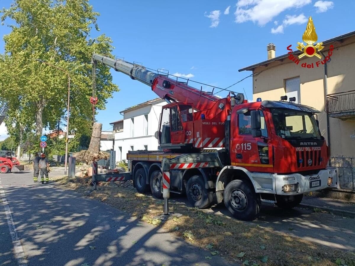 Maltempo, prosegue la conta dei danni: 270 gli interventi dei Vigili del fuoco nel Forlivese