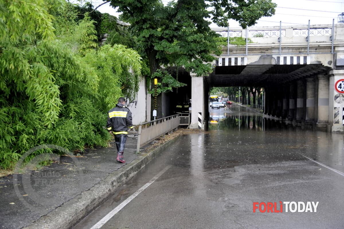 I temporali spazzeranno via caldo e afa, ma non sarà indolore. Allerta arancione, "rischio allagamenti urbani"