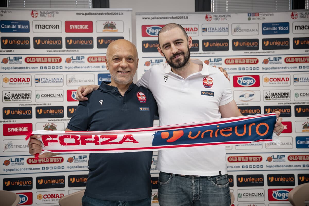 Coach Nanni, Garelli e la prima squadra al Giardino Gio: una serata con la Pallacanestro Forlì aperta al pubblico