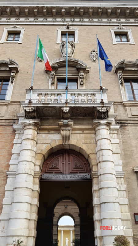 Al servizio della comunità: consegnate le onorificenze al Merito della Repubblica in prefettura