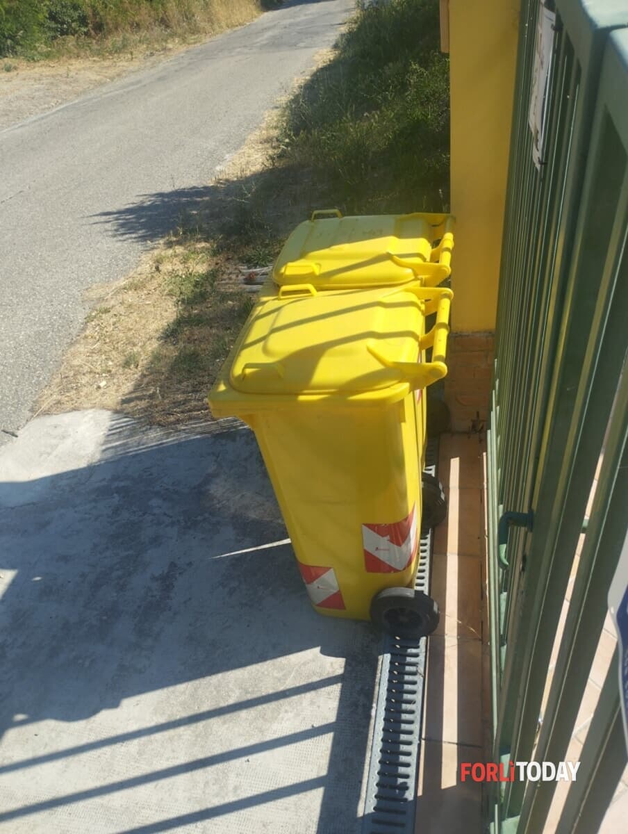 Dovadola, lamentela per i disservizi nello svuotamento dei contenitori della plastica