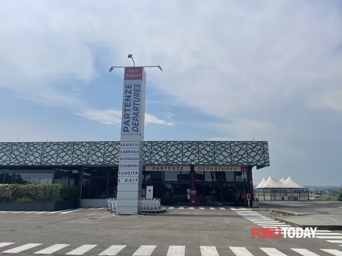Aeroporto Forlì-Ravenna, Italia Viva: "La Romagna cresce se si fa squadra". I Giovani dem: "Allungare la linea 156 allo scalo"