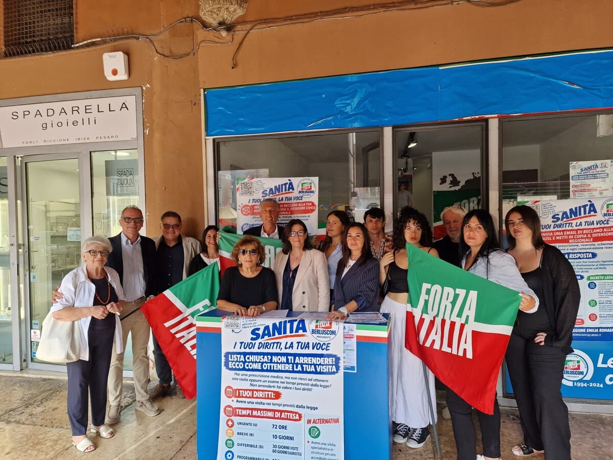 "Visite sanitarie fuori tempo massimo": Forza Italia raccoglie cento firme in un'ora