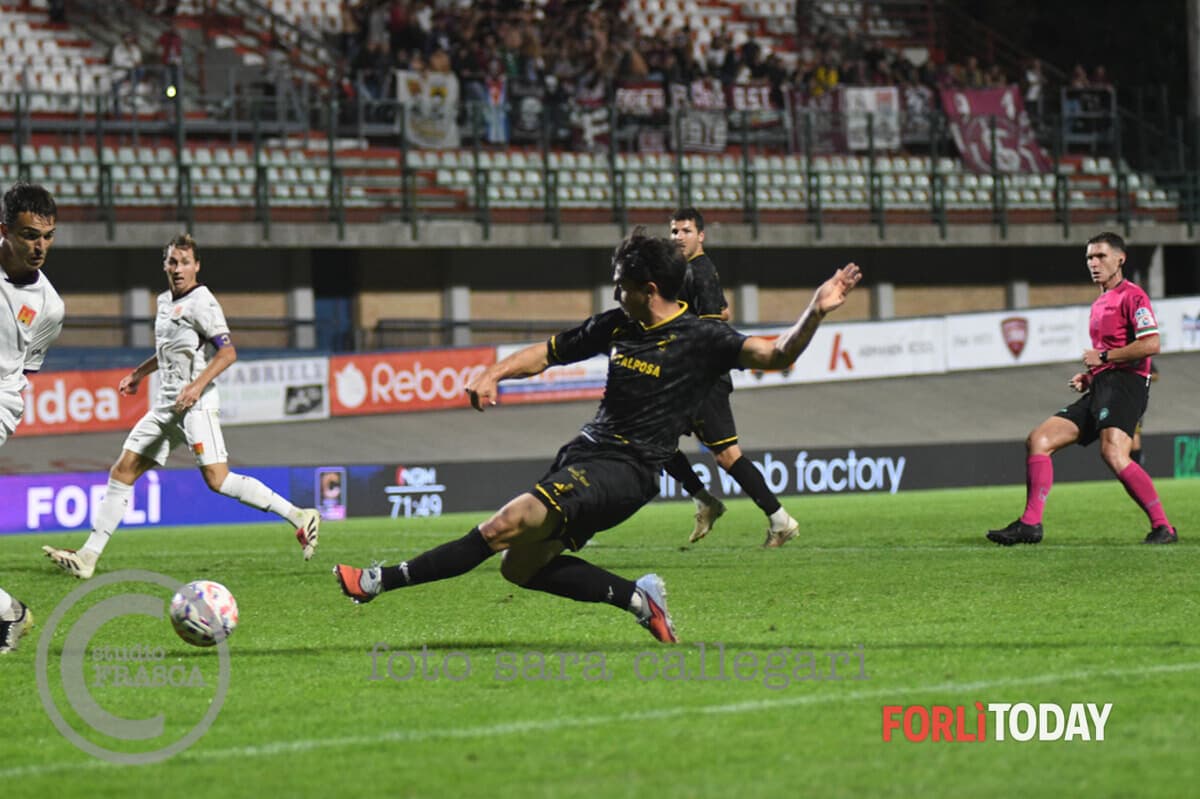 Il Forlì cerca il colpaccio esterno, ma Campedelli avvisa: "Guidonia squadra forte ed esperta"