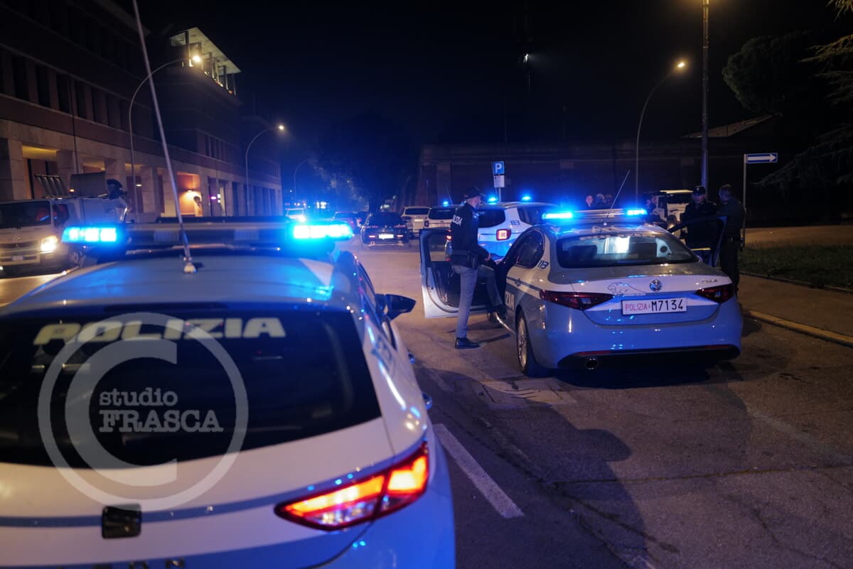 Controlli della Polizia, trovati immigrati irregolari e cocaina ad un cliente di un locale