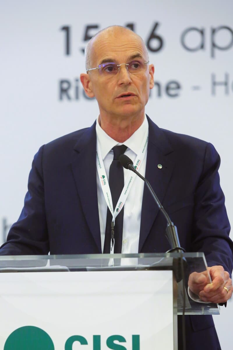 In 20 anni quasi quadruplicato il numero di stranieri: "Non sono un'emergenza ma una risorsa per la tenuta demografica"