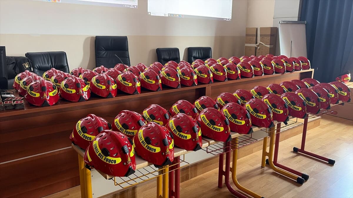 Vigili del fuoco, 10 nuovi capi squadra in provincia. Uil: "Sciopero per tutela del salario e rischio oncologico"