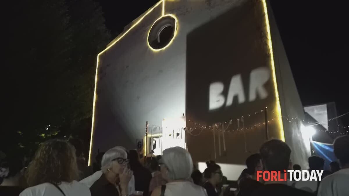 Tra arte, circo contemporaneo e bellezza: la magia di "Di Strada in Strada" a Santa Sofia