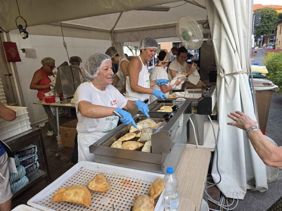 Associazioni, Pro Loco e delegazioni da tutta Italia: piazza Garibaldi nel cuore della Festa Artusiana