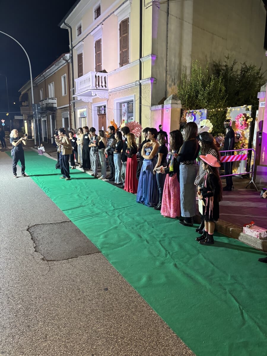 Festa di fine estate e musica dal vivo: via Ravegnana si riempie per "Botteghe in Strada"