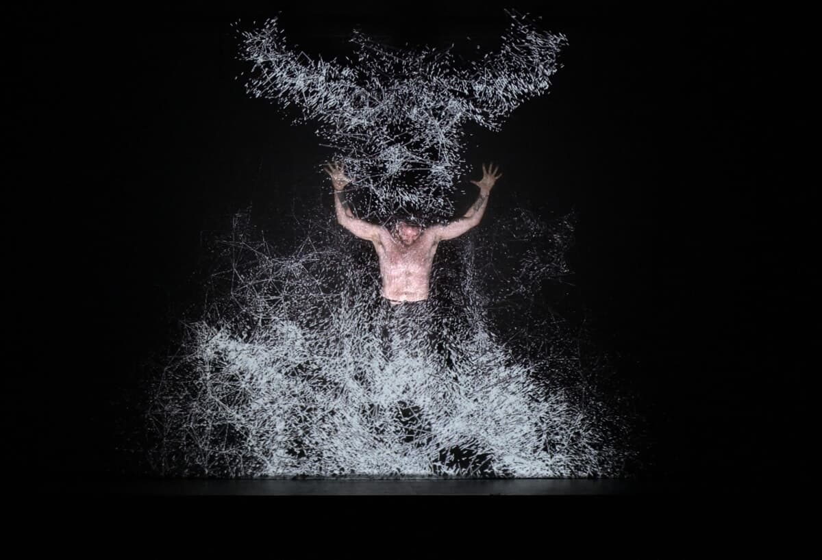 Dalla sociologia dello sguardo alle performance immersive: sabato intenso per Ibrida Festival