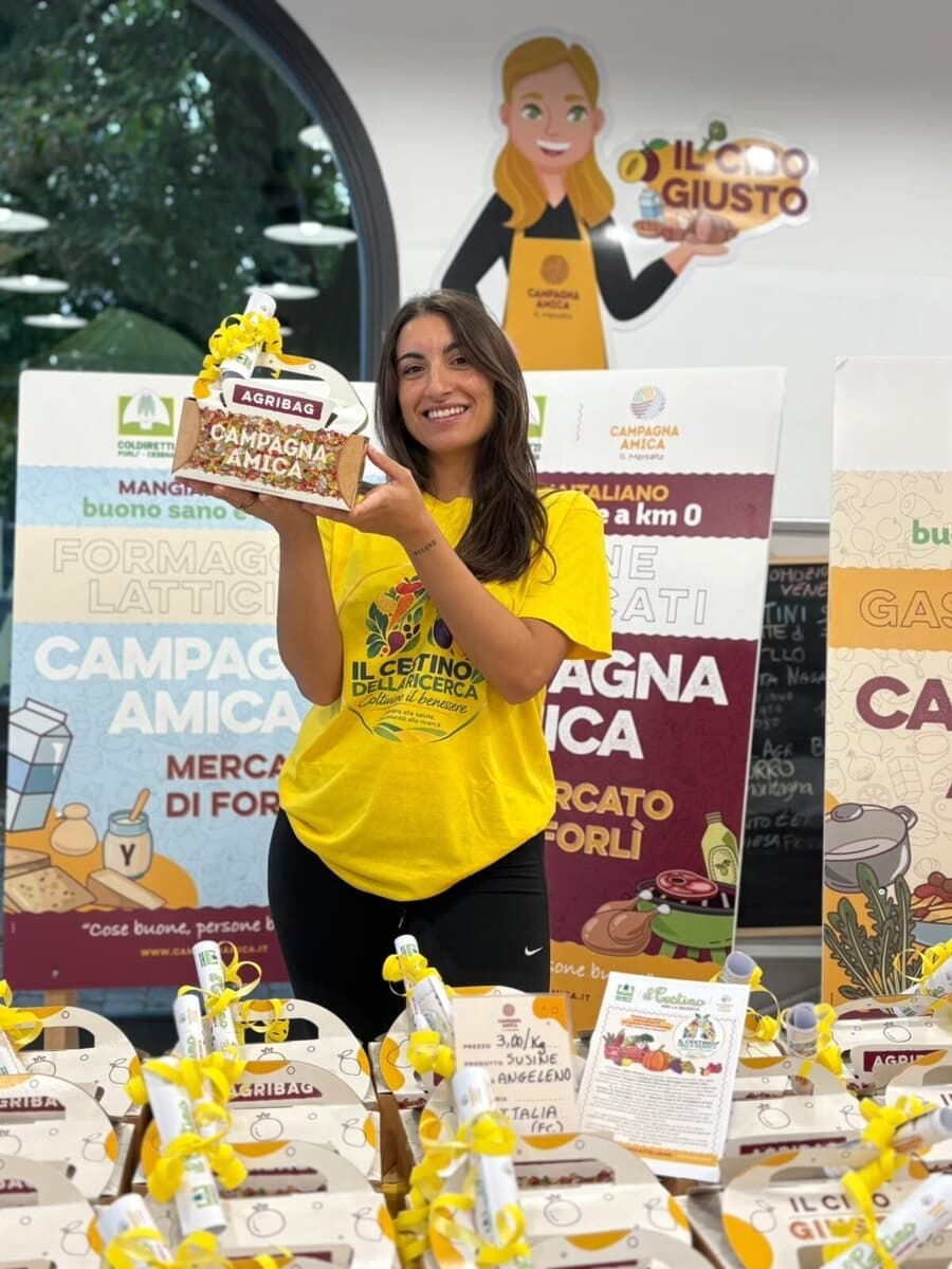 Salute e ricerca nei mercati agricoli, il Cestino della Ricerca conquista l'Emilia Romagna e fa il pieno di solidarietà