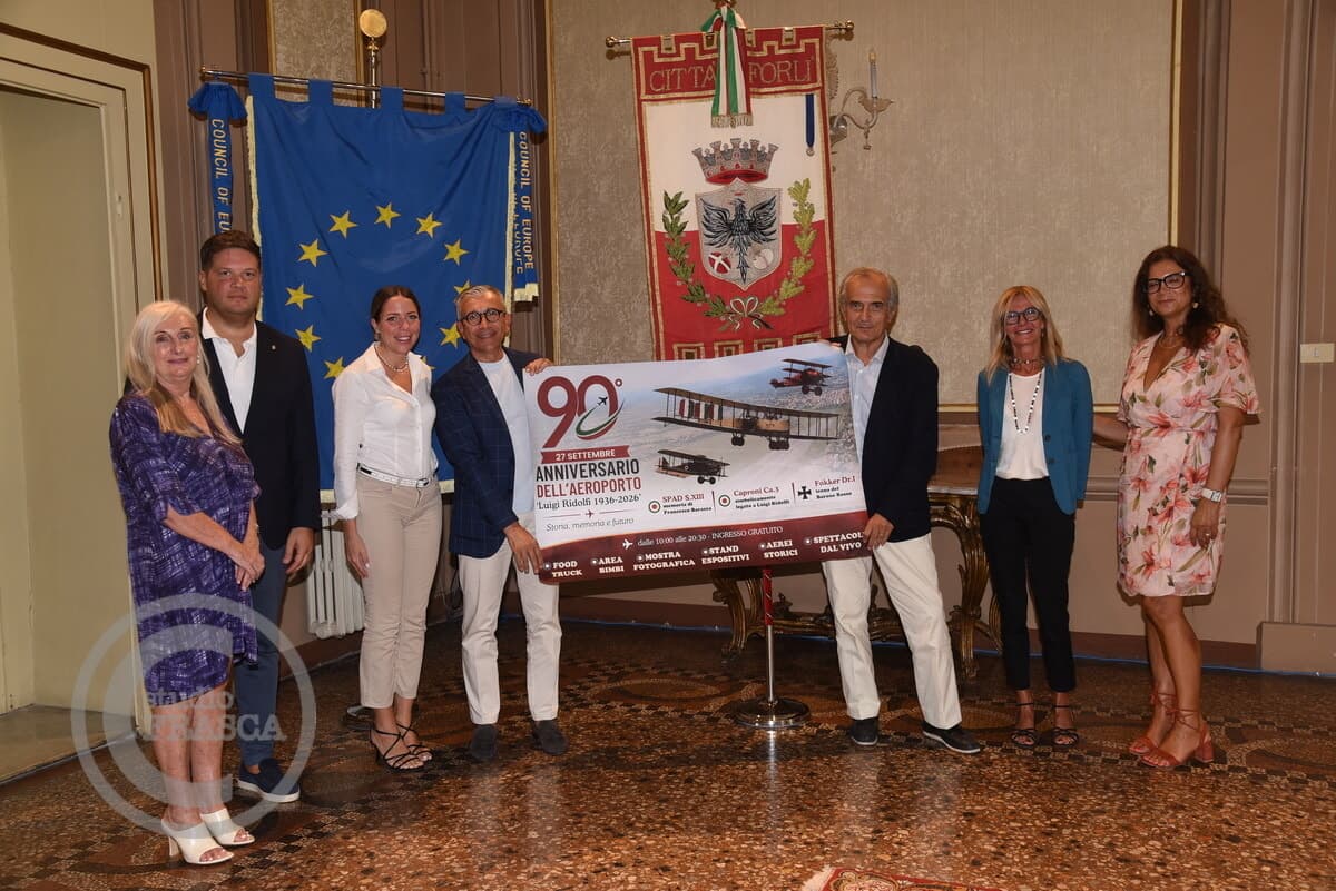 Aerei storici, stand, visori 3D ed eventi per bambini: il programma della festa per i 90 anni dell'aeroporto