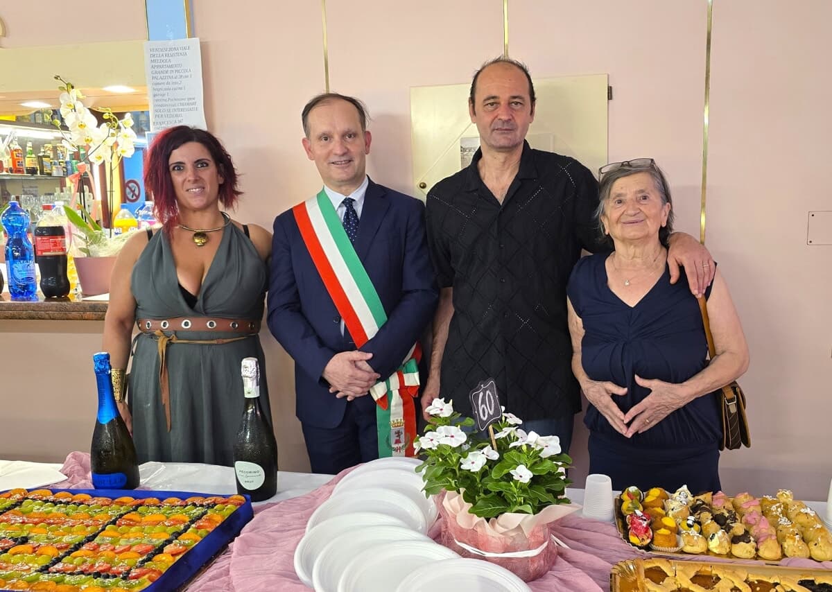 Storico traguardo per il bar pasticceria: festeggia i 60 anni di attività