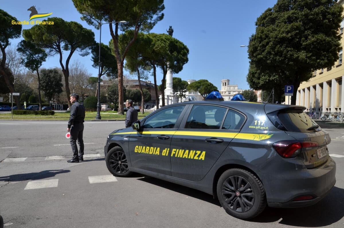 Guardia di finanza, stangata sui "falsi allarmi": chi chiama i soccorsi senza motivo ne pagherà i costi