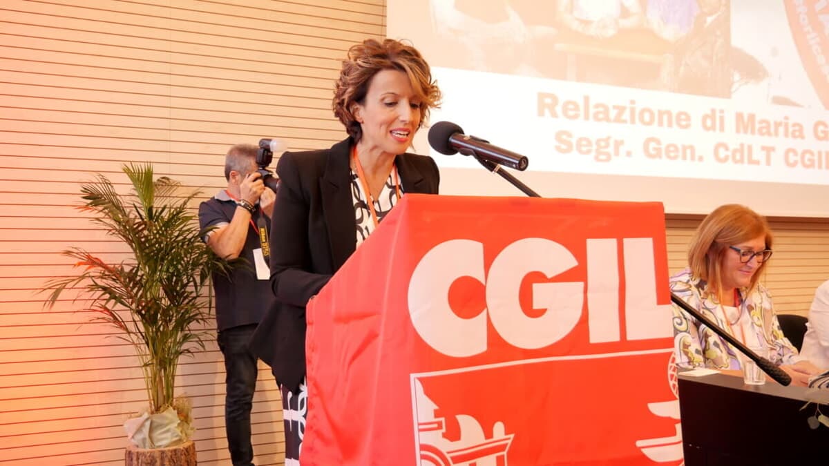 La Cgil: "No al tetto per gli studenti stranieri, la scuola pubblica deve unire e non creare ghetti"