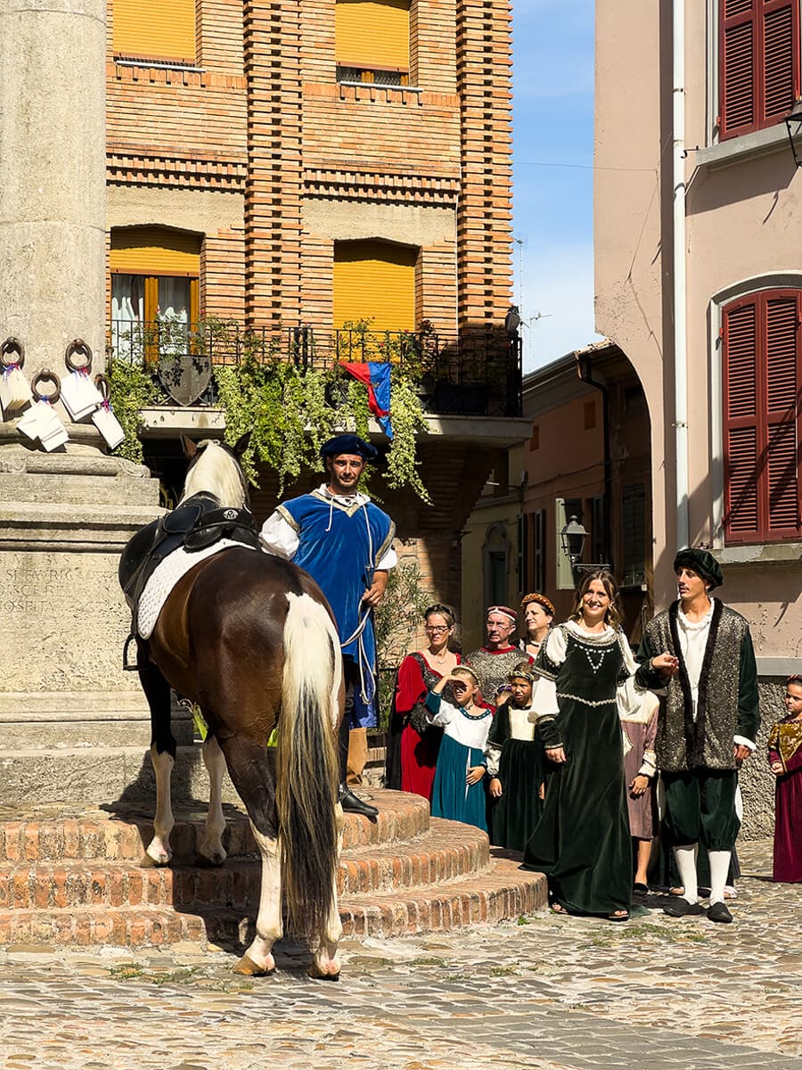 Torna il Rito dell'Ospitalità tra cultura, tradizioni e musica: alla Colonna degli Anelli il cuore del centenario