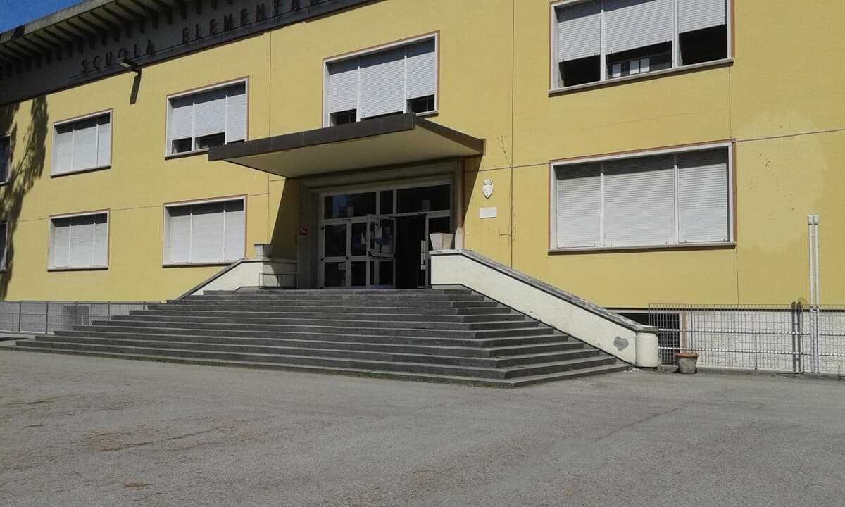 Una nuova vita per l'ex scuola Manzoni: il Comune di Forlì progetta la ‘Casa delle associazioni’