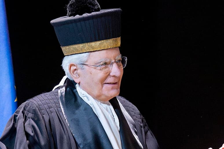 Mattarella, laurea honoris causa e Firenze: “Non lasciamo spazio alla tirannide cesarista”