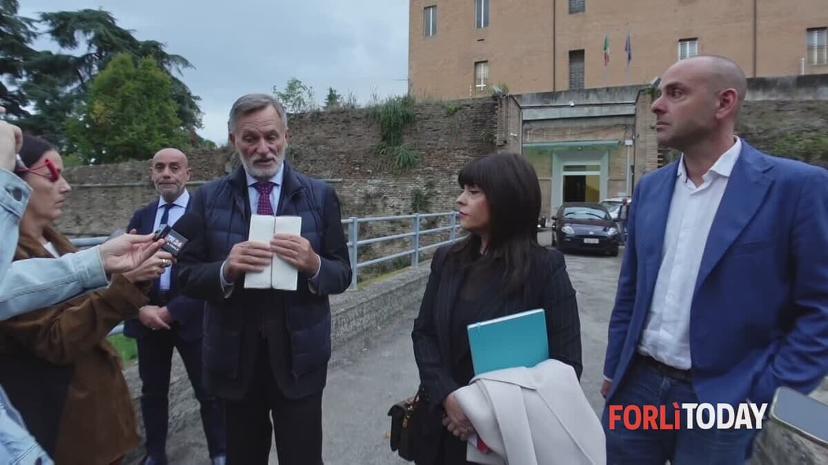 Sottosegretario del governo in visita al carcere: "Qui oltre il 60% dei detenuti lavora, abbassa la recidiva"